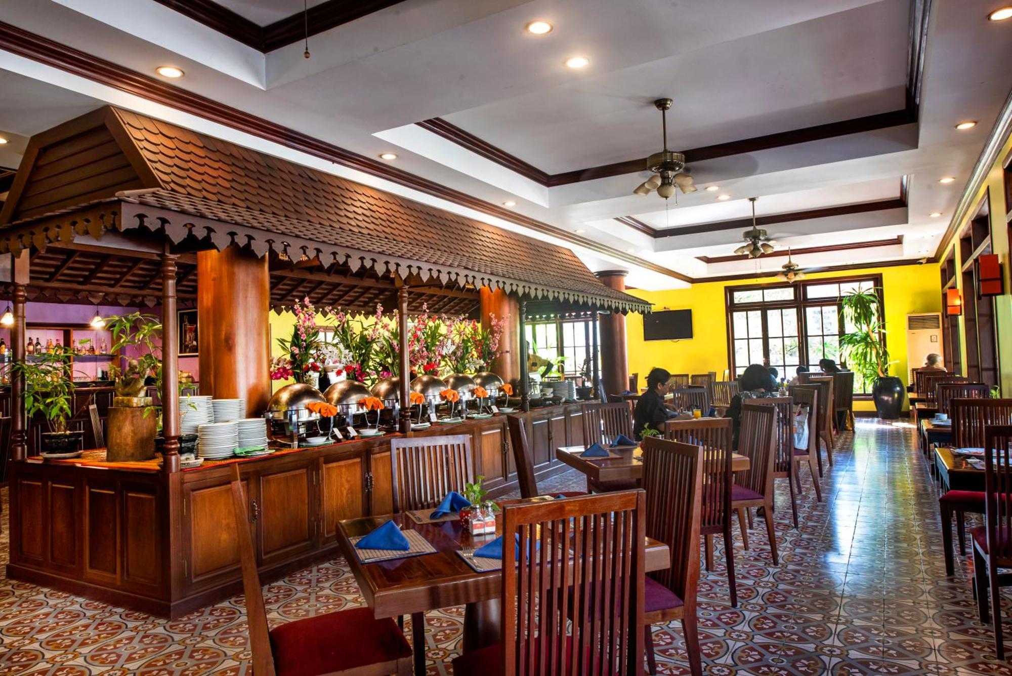 Royal Crown Hotel & Spa Siem Reap Exteriör bild